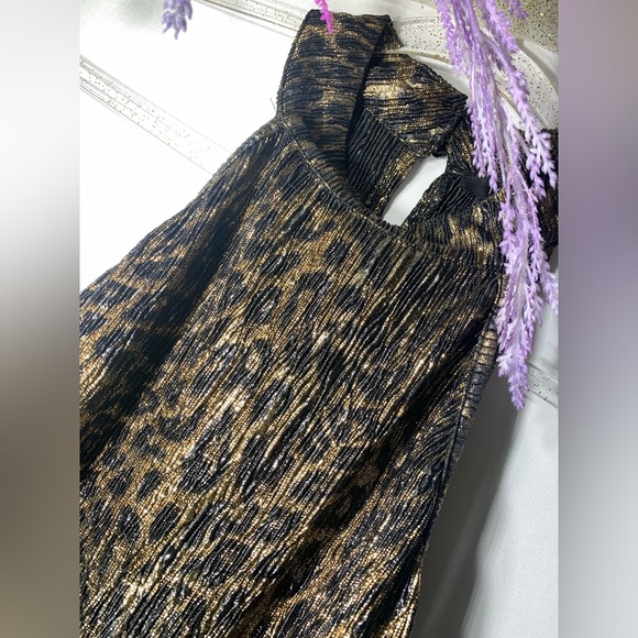 NWT Iris Basic Cheetah Halter Tank - Picture 2 of 6